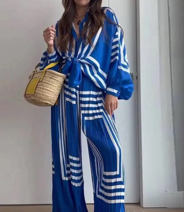 Abstract Blue and White Cord Set